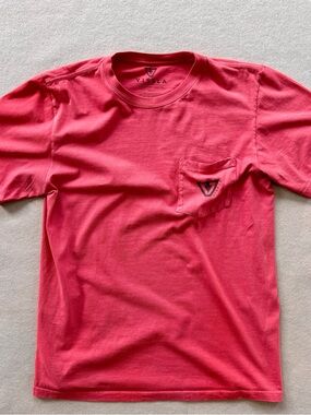 VISSLA Short-Sleeve Pocket Tee in Coral